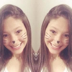 Meet your Posher, Paola massiel